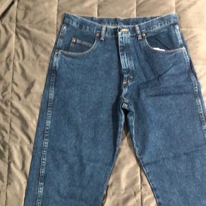 Wrangler rugged wear jeans, like new